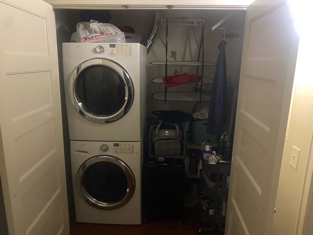 212 N Center Street 205, Bloomington, IL 61701