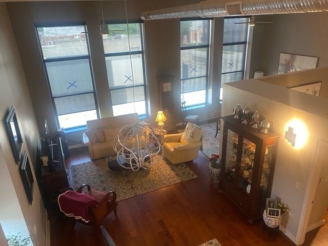 212 N Center Street 205, Bloomington, IL 61701