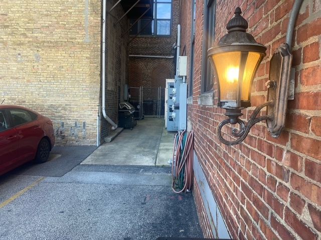 212 N Center Street 205, Bloomington, IL 61701