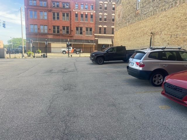 212 N Center Street 205, Bloomington, IL 61701