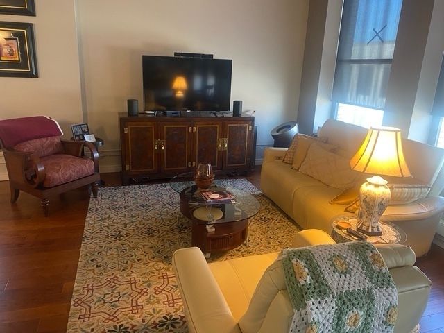 212 N Center Street 205, Bloomington, IL 61701