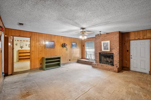 2305 Gilbert Circle, Arlington, TX 76010