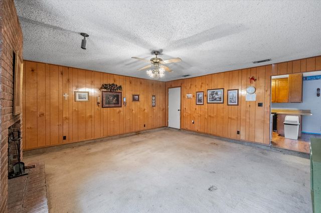 2305 Gilbert Circle, Arlington, TX 76010