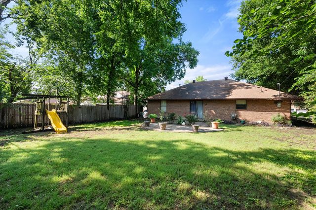 2305 Gilbert Circle, Arlington, TX 76010