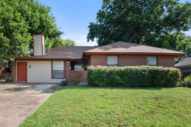 2305 Gilbert Circle, Arlington, TX 76010