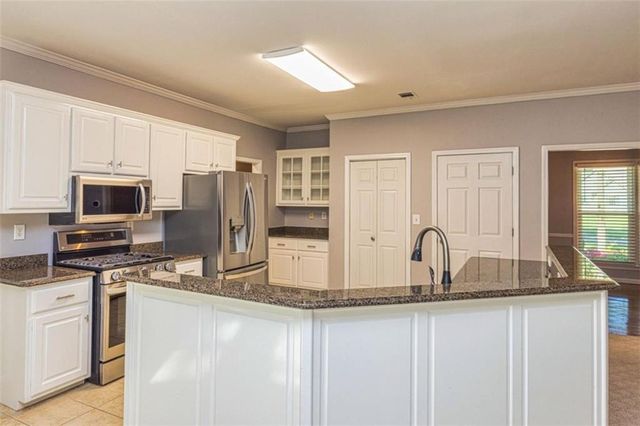 217 Windermere Circle, Newnan, GA 30265