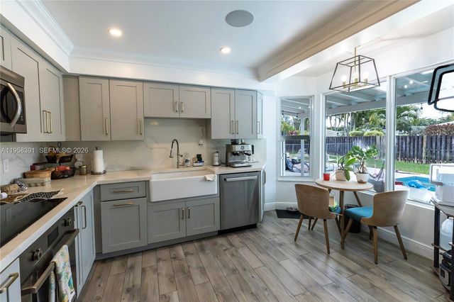 12415 SW 93rd Ct, Miami, FL 33176