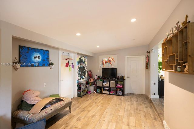 12415 SW 93rd Ct, Miami, FL 33176