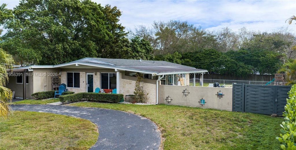 12415 SW 93rd Ct, Miami, FL 33176