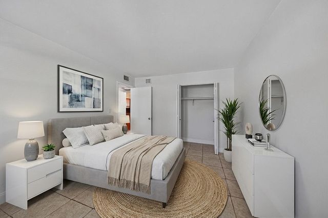 51 NE 24th Street 4, Wilton Manors, FL 33305