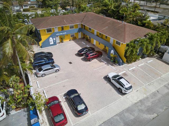 51 NE 24th Street 4, Wilton Manors, FL 33305