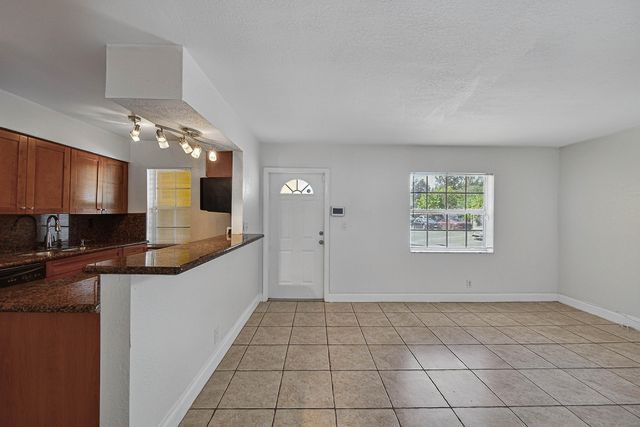 51 NE 24th Street 4, Wilton Manors, FL 33305