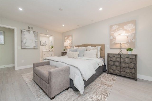 14 Gumwood, Irvine, CA 92612