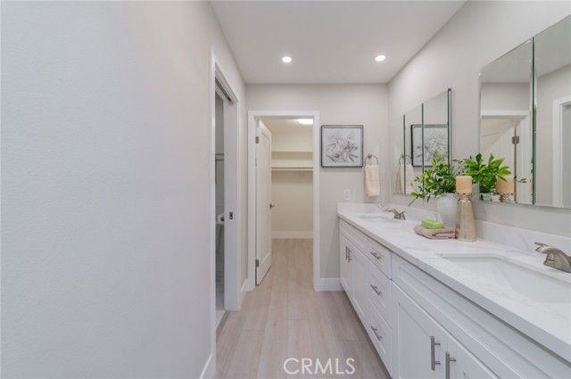 14 Gumwood, Irvine, CA 92612