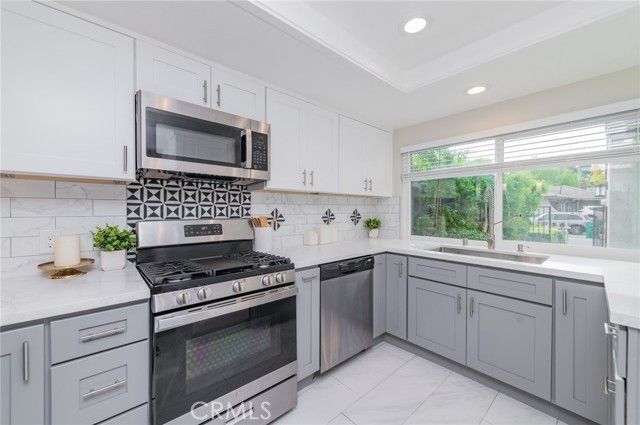 14 Gumwood, Irvine, CA 92612