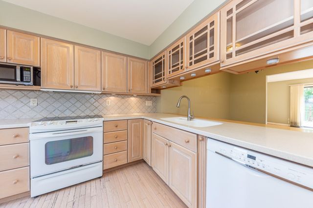 758 Greenhills Drive, Ann Arbor, MI 48105