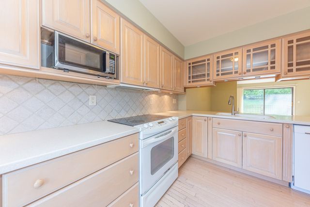 758 Greenhills Drive, Ann Arbor, MI 48105