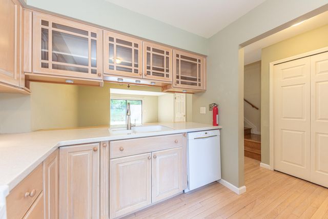 758 Greenhills Drive, Ann Arbor, MI 48105