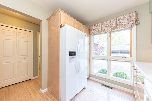 758 Greenhills Drive, Ann Arbor, MI 48105