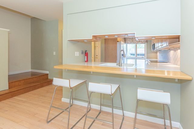758 Greenhills Drive, Ann Arbor, MI 48105