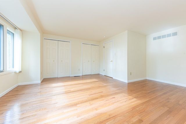 758 Greenhills Drive, Ann Arbor, MI 48105