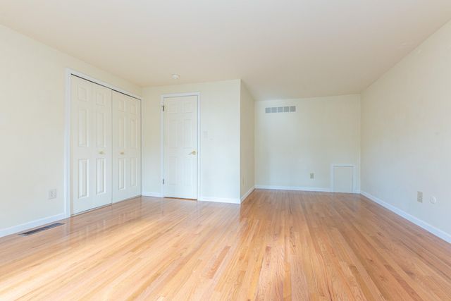 758 Greenhills Drive, Ann Arbor, MI 48105