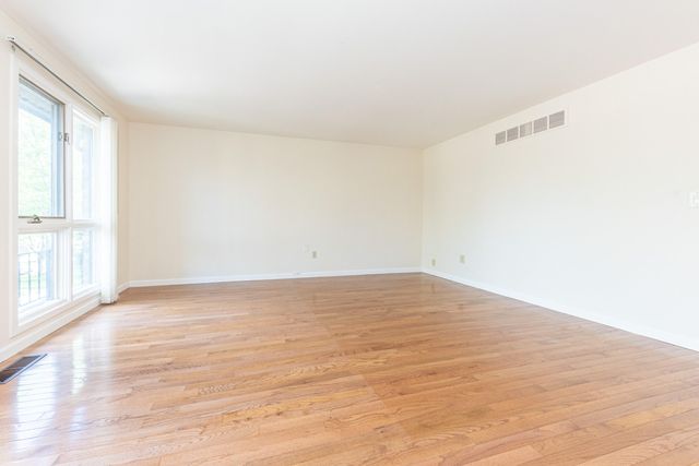 758 Greenhills Drive, Ann Arbor, MI 48105