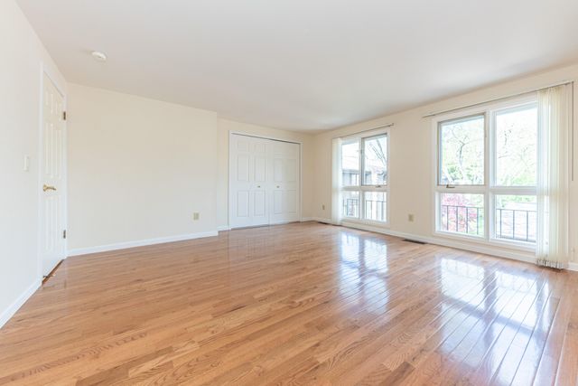 758 Greenhills Drive, Ann Arbor, MI 48105