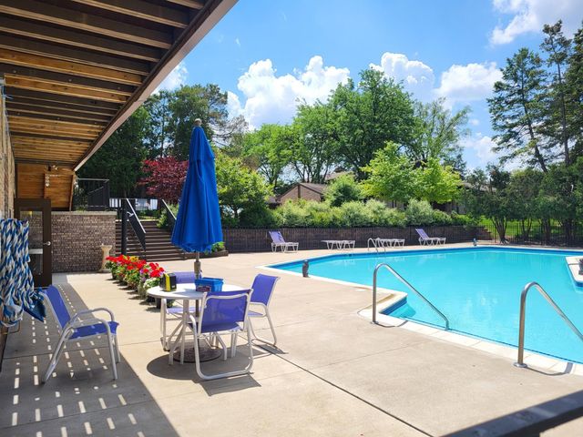 758 Greenhills Drive, Ann Arbor, MI 48105