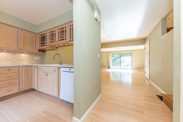 758 Greenhills Drive, Ann Arbor, MI 48105
