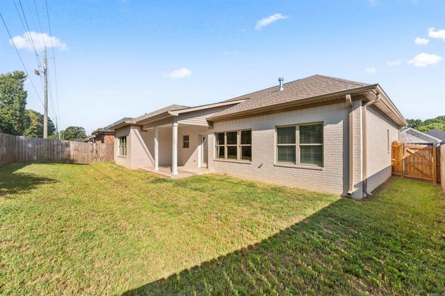 3871 Spencer Crossing Dr, Benton, AR 72019