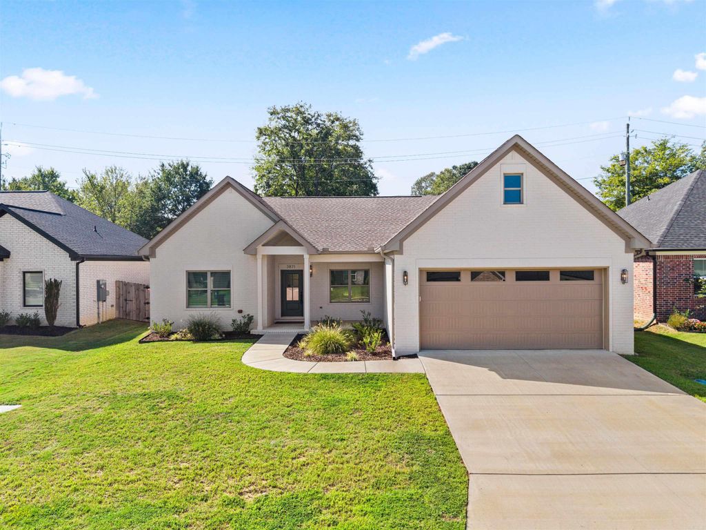 3871 Spencer Crossing Dr, Benton, AR 72019