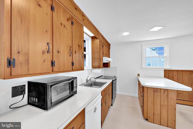 112 SEARCH AVE, Pennington, NJ 08534