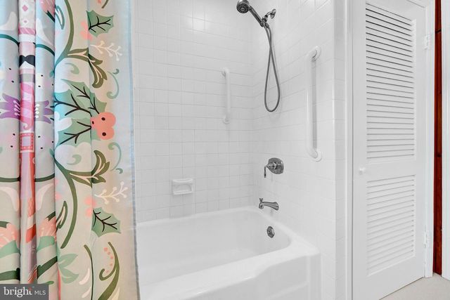 112 SEARCH AVE, Pennington, NJ 08534