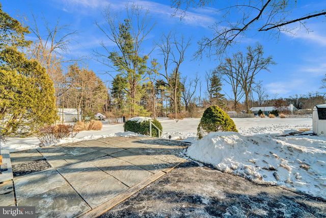 112 SEARCH AVE, Pennington, NJ 08534