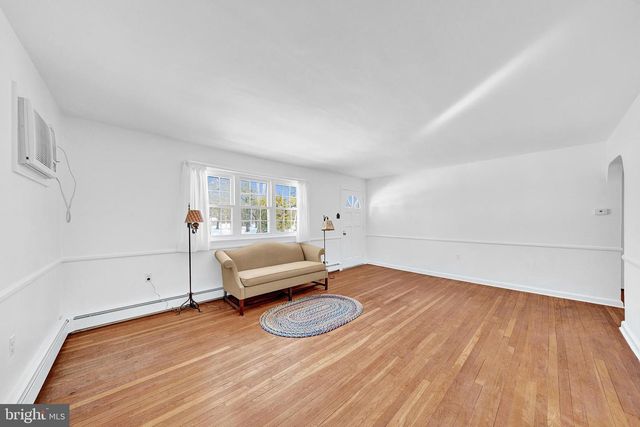 112 SEARCH AVE, Pennington, NJ 08534