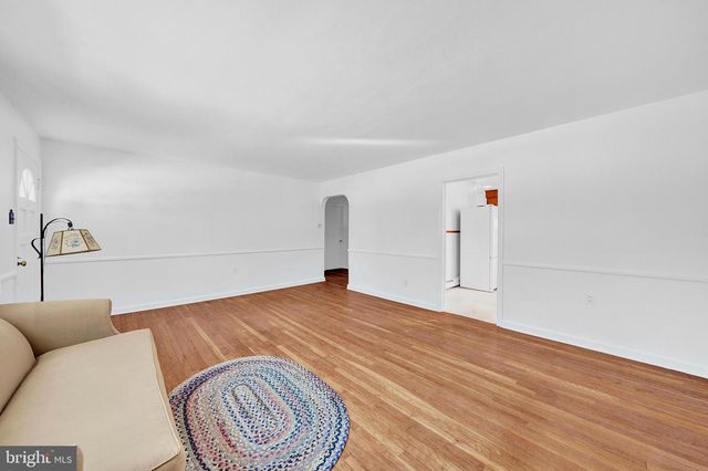 112 SEARCH AVE, Pennington, NJ 08534