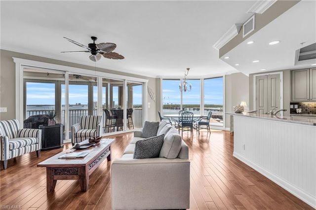 4137 Bay Beach LN 585, Fort Myers Beach, FL 33931