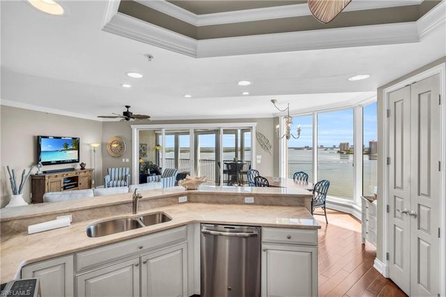 4137 Bay Beach LN 585, Fort Myers Beach, FL 33931
