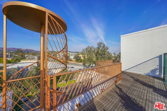 5800 Harold Way 319, Los Angeles, CA 90028