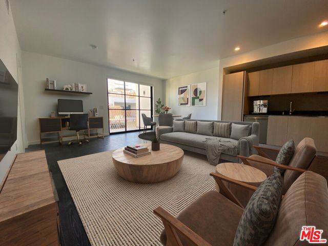 5800 Harold Way 319, Los Angeles, CA 90028