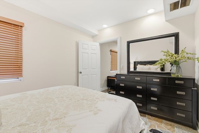 395 S Scott Street, Elmhurst, IL 60126