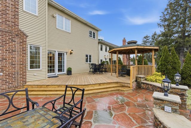 395 S Scott Street, Elmhurst, IL 60126