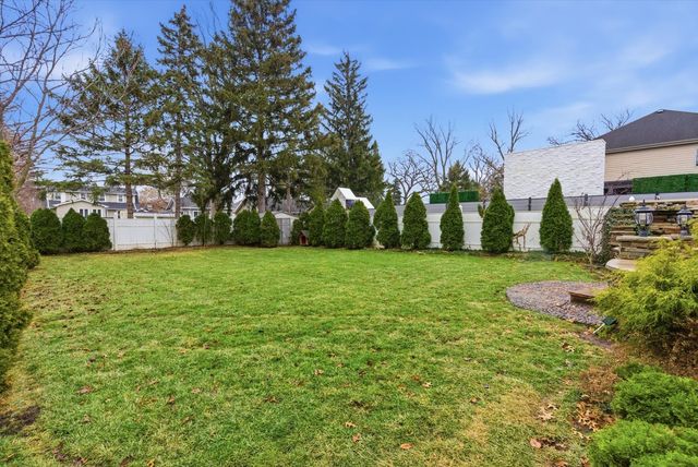 395 S Scott Street, Elmhurst, IL 60126