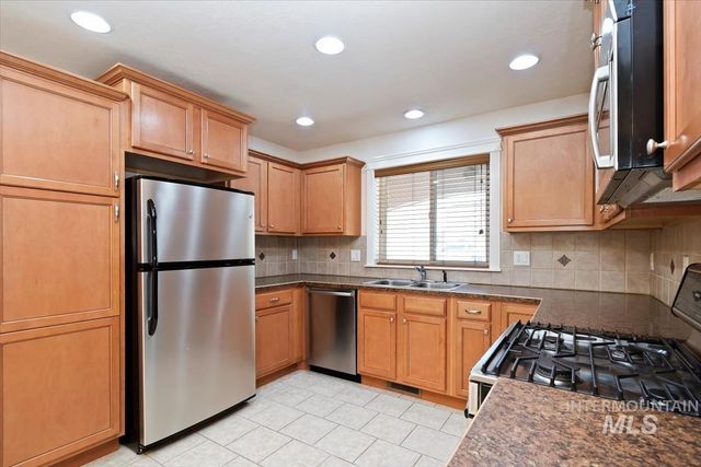 1800 SW Silverstone Ave, Mountain Home, ID 83647