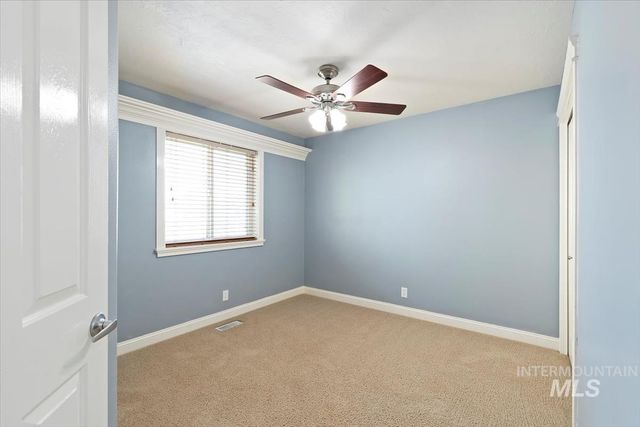 1800 SW Silverstone Ave, Mountain Home, ID 83647