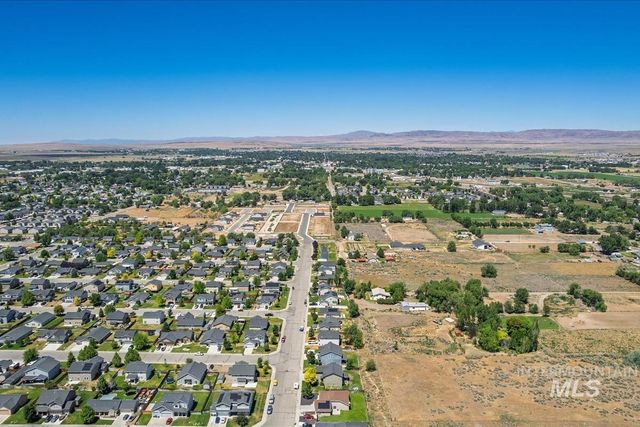 1800 SW Silverstone Ave, Mountain Home, ID 83647