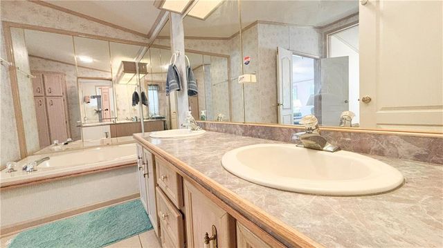 1 Deepwoods Court, Linn Valley, KS 66040