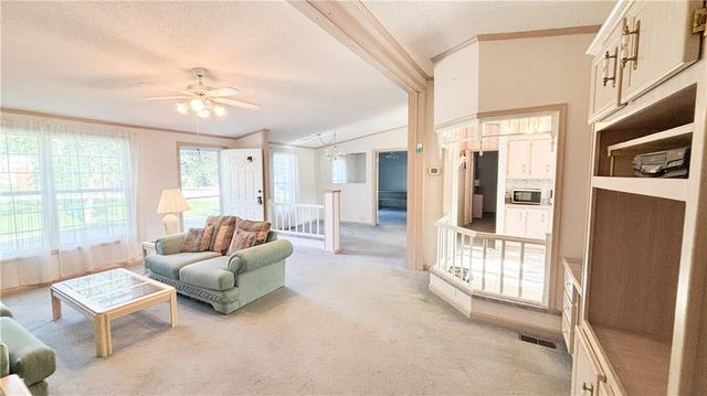 1 Deepwoods Court, Linn Valley, KS 66040