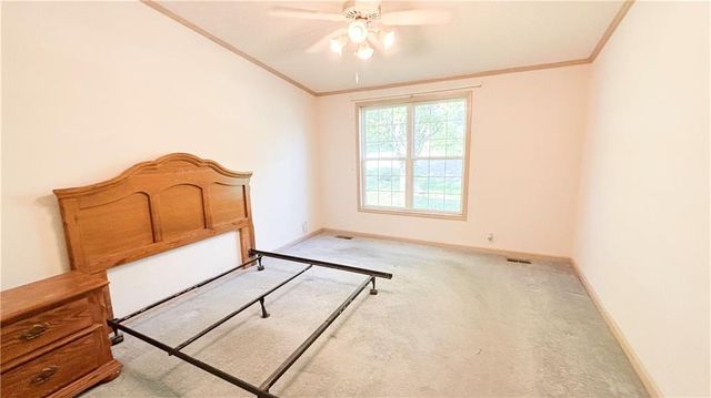 1 Deepwoods Court, Linn Valley, KS 66040